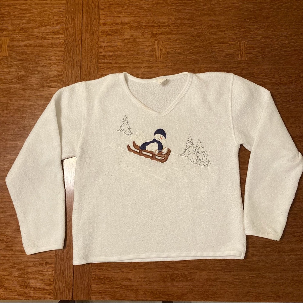 💥3/$15. Snowman on a sled v-neck sweater